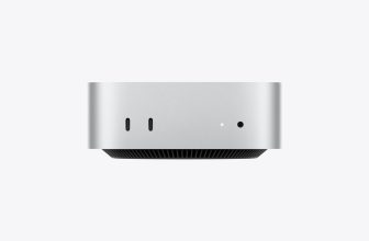 Apple 2026 Mac mini M6 官方產品圖 — 5 x 5 吋超細機身，前置兩個 10 Gb/s USB-C 接口及 3.5mm 耳機孔，M6 12-Core CPU 配 12-Core GPU（Apple 官方圖片）